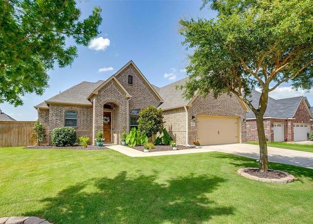 Property at 1148 Blue Sky Ln, Burleson, TX 76058, 3 beds, 2 baths