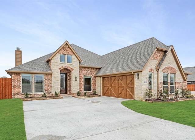 Property at 4818 Bel Air Dr, Midlothian, TX 76065, 4 beds, 3 baths