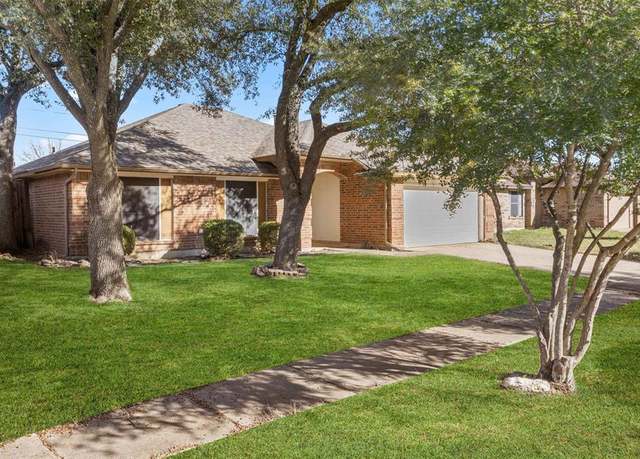 Property at 808 Simon Dr, Cedar Hill, TX 75104, 4 beds, 2 baths