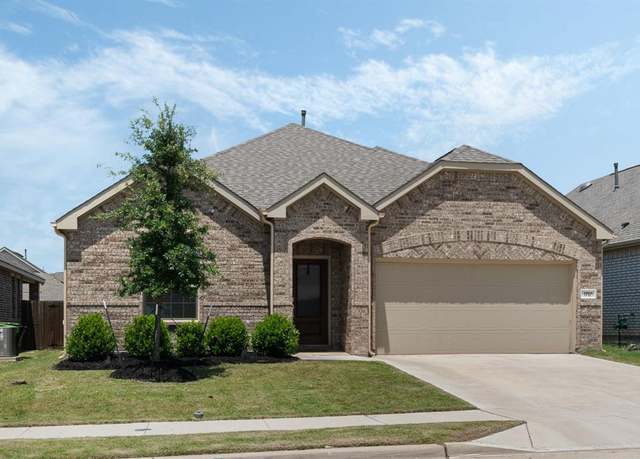 Property at 1701 Lake Grove Dr, Little Elm, TX 75068, 4 beds, 2 baths