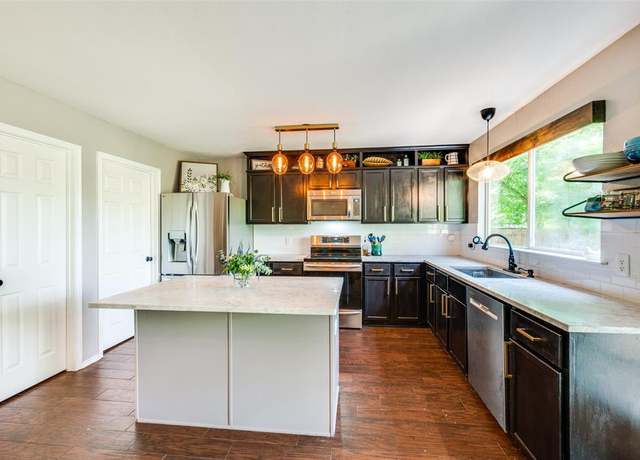 Property at 1405 Cardinal Way, Aubrey, TX 76227, 4 beds, 2.5 baths