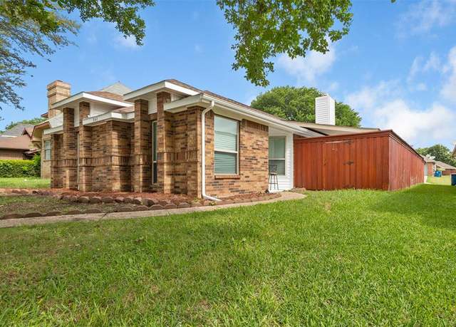 Property at 1141 Southpointe Dr, Desoto, TX 75115, 4 beds, 2 baths