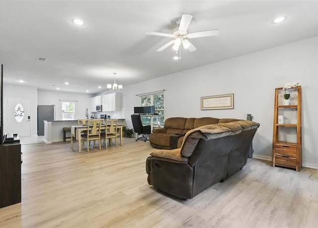 Property at 5605 Bonnell Ave, Fort Worth, TX 76107, 3 beds, 2 baths