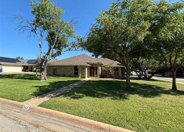Property at 503 N 2nd St, Krum, TX 76249, 3 beds, 2 baths