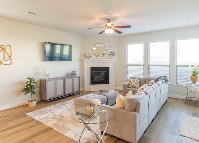 Property at 4740 Alexander Dr, Carrollton, TX 75010, 4 beds, 2.5 baths