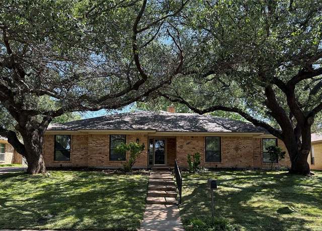 Property at 4621 Foxfire Way, Fort Worth, TX 76133, 4 beds, 2.5 baths