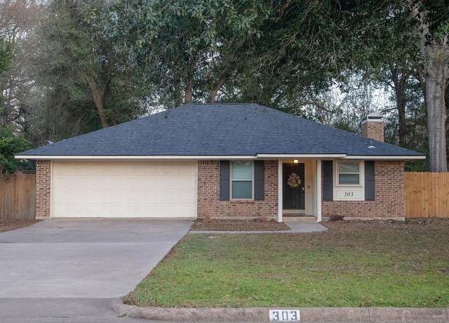 Property at 303 S Wofford St, Athens, TX 75751, 3 beds, 2 baths