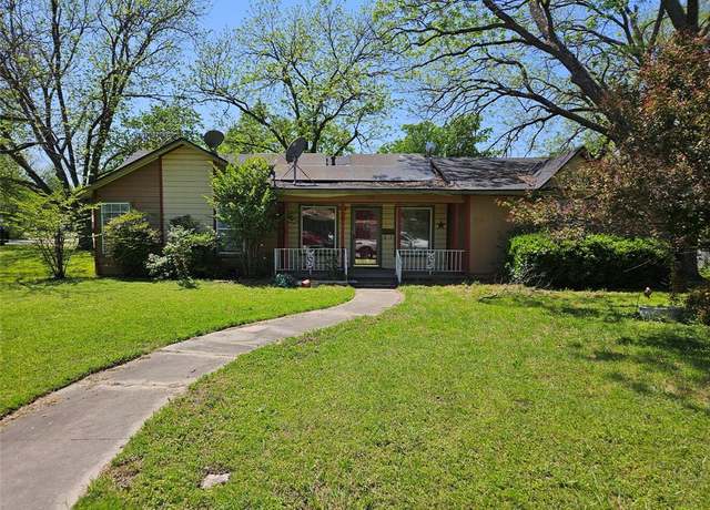 Property at 415 S Avenue K, Clifton, TX 76634, 3 beds, 2 baths