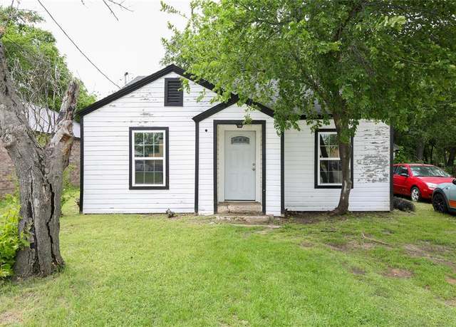 Property at 1011 Clay St, Nocona, TX 76255, 2 beds, 1 bath