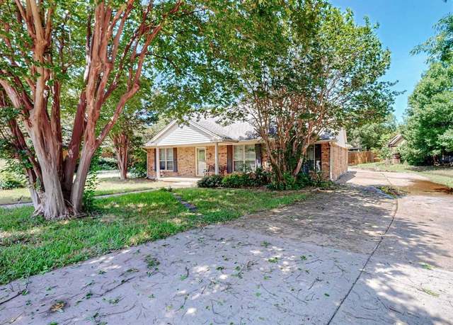 Property at 3906 Larkin Ln, Garland, TX 75043, 4 beds, 3 baths