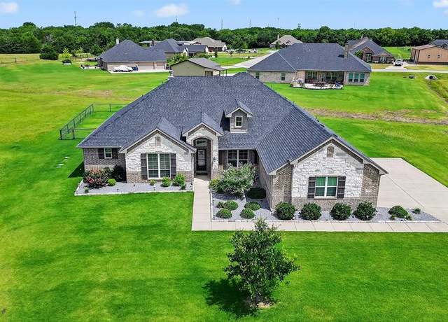 Property at 119 Cottonwood Ct, Van Alstyne, TX 75495, 4 beds, 3 baths