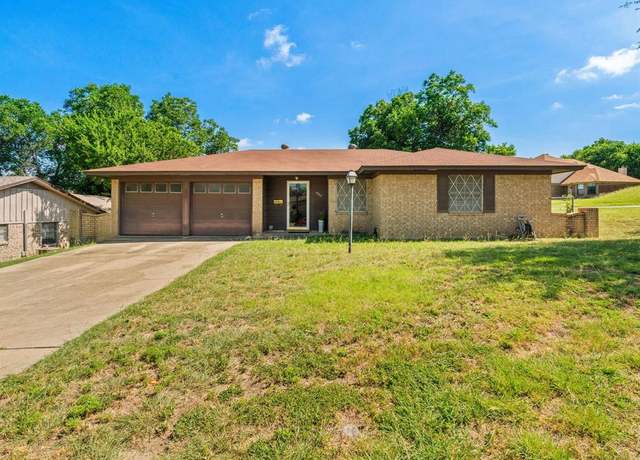 Property at 6500 Chapel Ln, Lake Worth, TX 76135, 3 beds, 2 baths