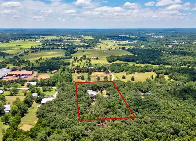 Property at 203 Eastern Valley Ln, Whitesboro, TX 76273, 3 beds, 2 baths