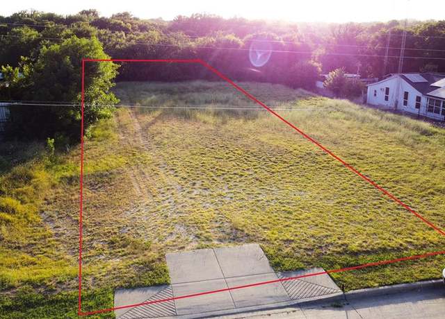Property at 623 Franklin St, Desoto, TX 75115
