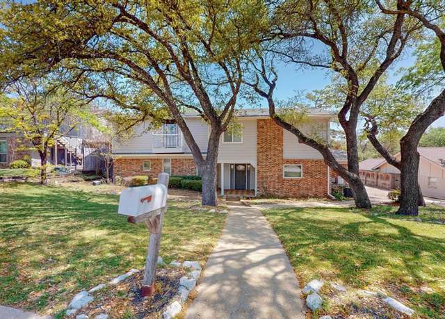 Property at 8536 Lake Country Dr, Fort Worth, TX 76179, 3 beds, 2.5 baths
