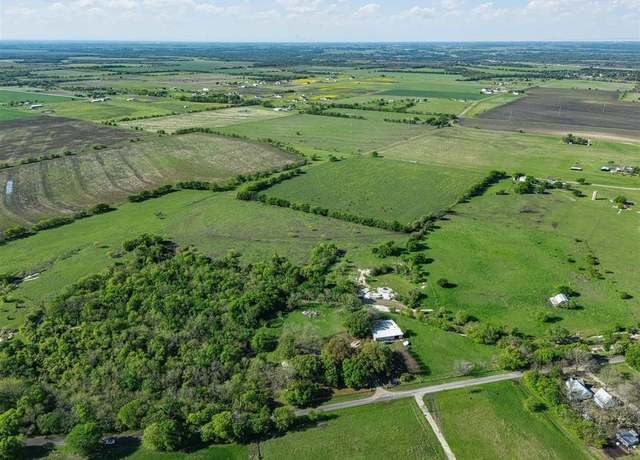 Property at 1302 Forreston Rd, Waxahachie, TX 75165, 3 beds, 3 baths