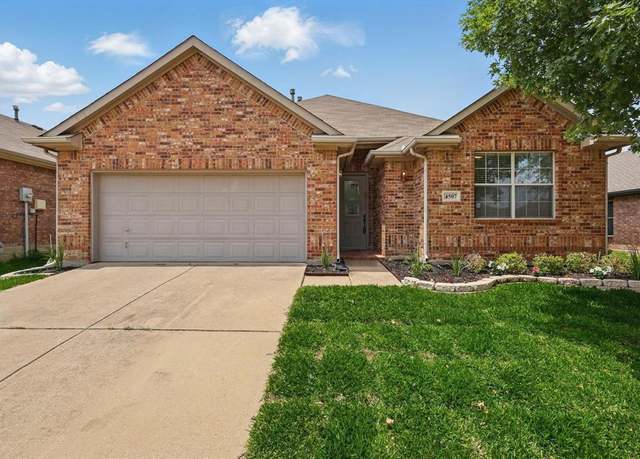 Property at 4507 Oakgrove Ln, Sachse, TX 75048, 3 beds, 3 baths