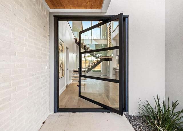 Property at 4603 Newmore Ave, Dallas, TX 75209, 5 beds, 3.5 baths