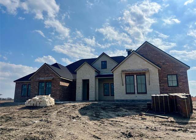 Property at 4011 Elsa Dr, Celina, TX 75009, 4 beds, 4.5 baths