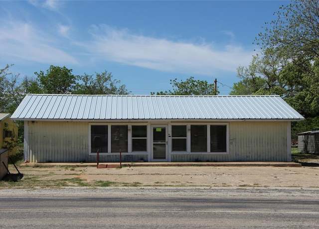 Property at 611 E 8th St, Cisco, TX 76437, 2 beds, 2.5 baths