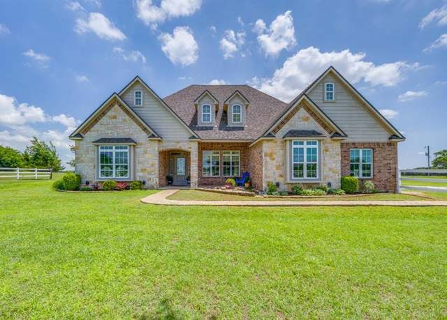 Property at 484 Sanders Rd, Whitesboro, TX 76273, 3 beds, 2.5 baths