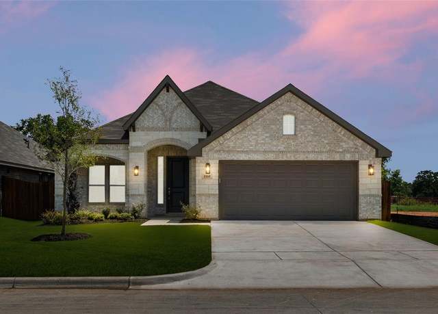 Property at 1160 Avery Rd, Granbury, TX 76049, 3 beds, 2 baths