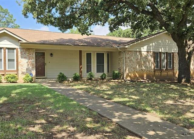 Property at 6737 Bartay Dr, North Richland Hills, TX 76182, 3 beds, 2 baths