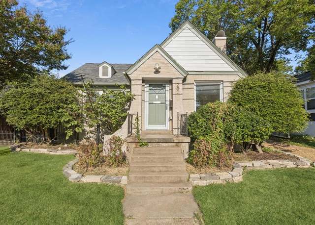 Property at 207 N Hampton Rd, Dallas, TX 75208, 3 beds, 2 baths