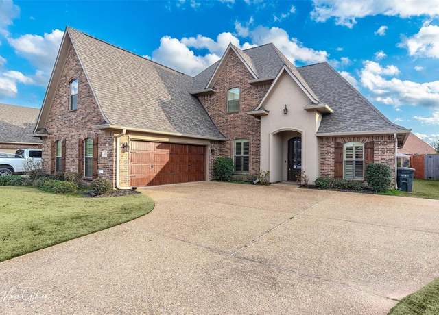 Property at 925 Royal Cir, Bossier City, LA 71111, 5 beds, 3 baths