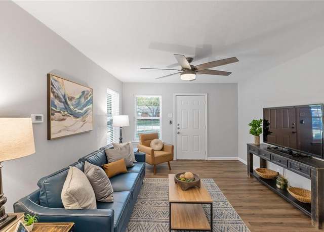 Property at 308 S 1st St, Wylie, TX 75098, 4 beds, 2 baths