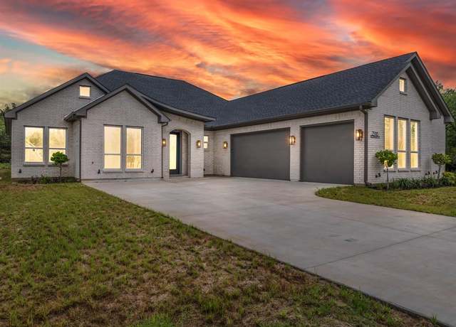 Property at 23116 Greenbriar Dr, Whitney, TX 76692, 3 beds, 2.5 baths