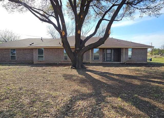 Property at 812 Orange St, Merkel, TX 79536, 3 beds, 2 baths