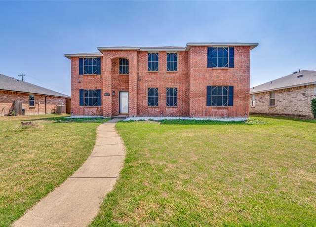 Property at 1004 Badger Run, Lancaster, TX 75134, 5 beds, 3 baths