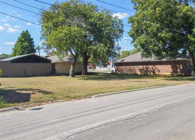Property at 606 Wainwright St, Denton, TX 76201