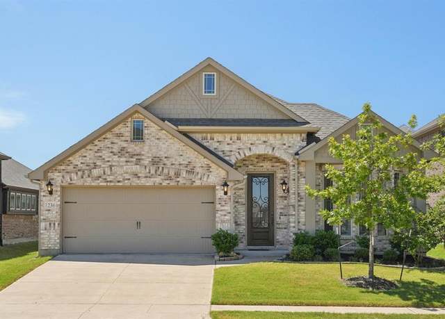 Property at 1236 Arrowwood Dr, Aubrey, TX 76227, 4 beds, 2 baths