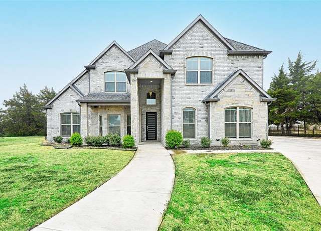 Property at 1703 Westchester Dr, Ennis, TX 75119, 4 beds, 3.5 baths