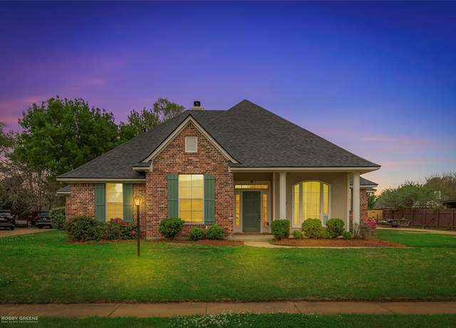 Property at 1951 Bayou Bnd, Bossier City, LA 71111, 4 beds, 2.5 baths