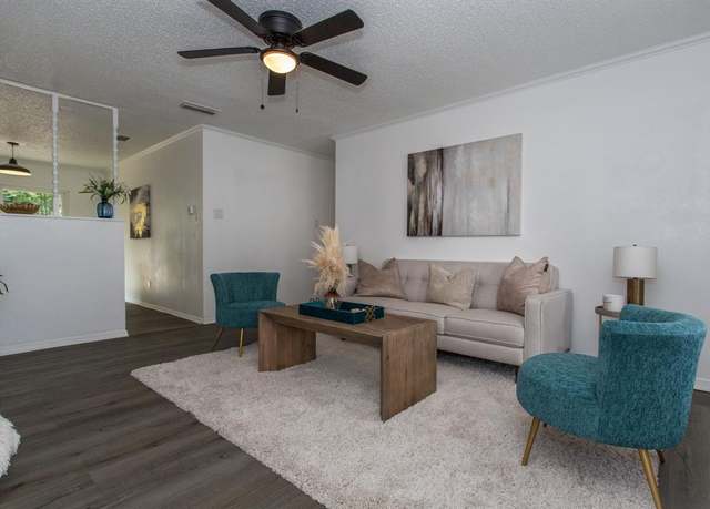Property at 2430 May Ln, Grand Prairie, TX 75050, 4 beds, 1.5 baths