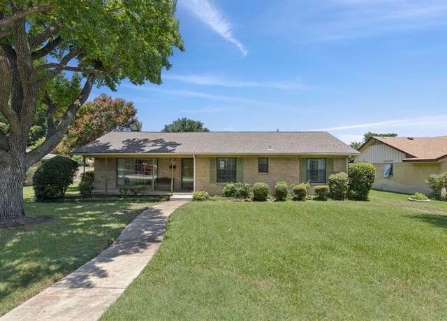 Property at 1837 Baxley Dr, Carrollton, TX 75006, 3 beds, 2 baths
