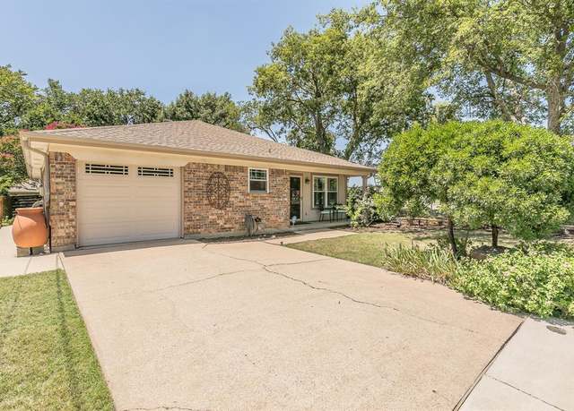Property at 140 Travis St, Keller, TX 76248, 3 beds, 2 baths