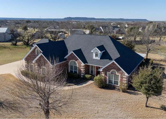 Property at 150 Prairie Star Rd, Abilene, TX 79602, 4 beds, 3 baths