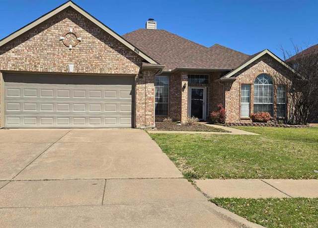 Property at 107 Ithaca Ct, Arlington, TX 76002, 4 beds, 2 baths