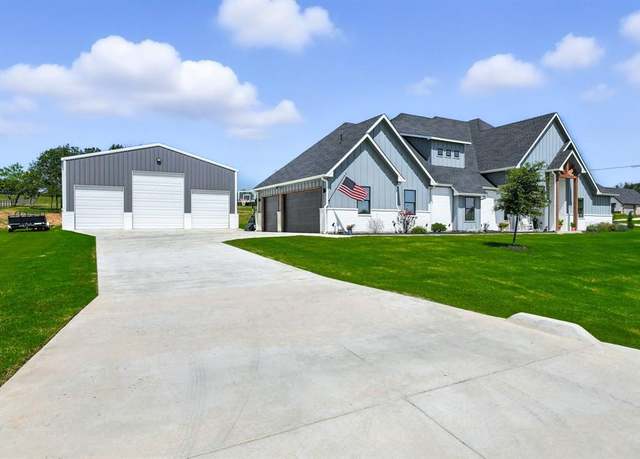 Property at 700 Glade Park Ct, Azle, TX 76020, 4 beds, 3.5 baths