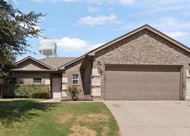 Property at 1002 Jenny Dr, Cleburne, TX 76031, 3 beds, 2 baths