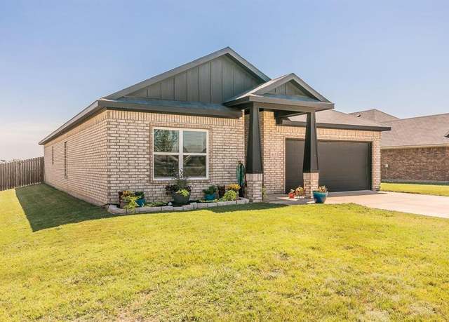 Property at 613 Mathew St, Grandview, TX 76050, 3 beds, 2 baths