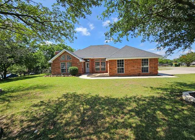 Property at 192 Bluebonnet Dr, Decatur, TX 76234, 3 beds, 2 baths