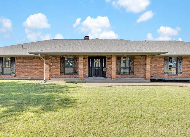 Property at 10401 Lisa Jean Dr, Crowley, TX 76036, 4 beds, 3 baths
