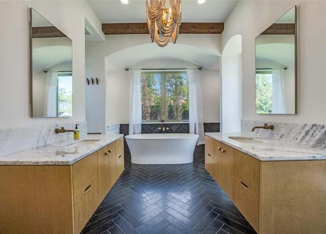 Property at 1706 Peavy Rd, Dallas, TX 75228, 5 beds, 4 baths