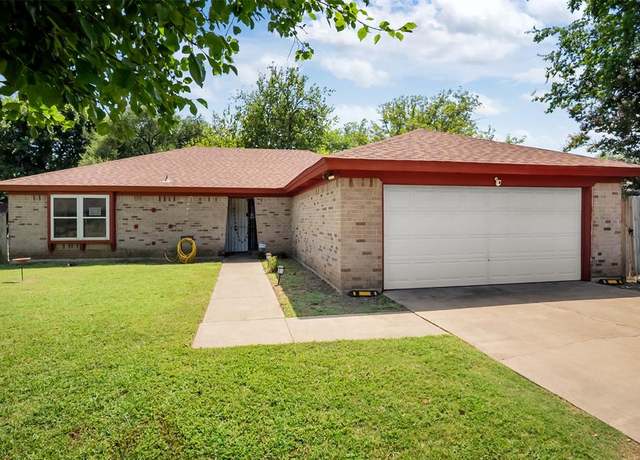 Property at 1002 Canton Rd, Cleburne, TX 76033, 3 beds, 2 baths