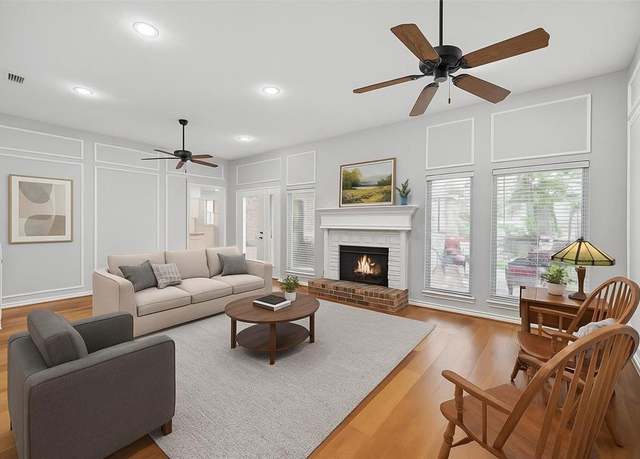 Property at 818 Red Oak Dr, Mansfield, TX 76063, 3 beds, 2 baths